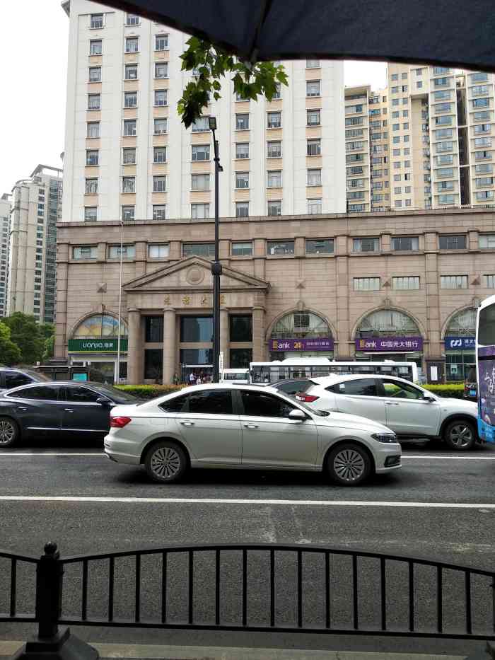 元福大厦-"徐汇区税务局原来在这边,距离九号线和一号.