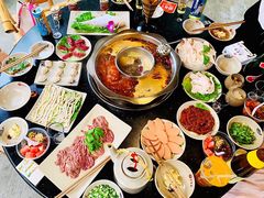 -茅草房·河畔园林火锅