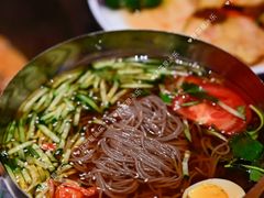 -山河屯铁锅炖·非遗东北菜(南山店)