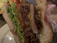 鹅肝牛肉汉堡-Cooking Man(中懋天地店)