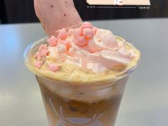 草莓味泡芙-瑞幸咖啡(7号国际商业中心店)