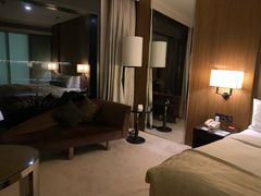 -上海滴水湖皇冠假日酒店