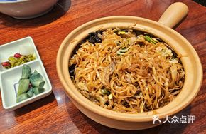 Old-style Pork Belly and Green Bean Stew Noodles