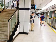 -上海体育场(地铁站)