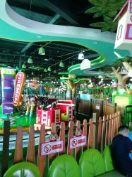 点击看大图 -维佳童话镇演出现场(徐东店)