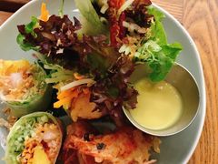 酥炸老虎虾香芒米纸卷配榴莲汁-CHINCHIN 青青·泰国料理(万象食家店)