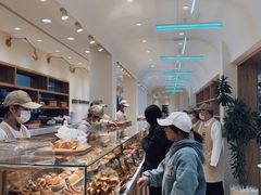 面包甜点陈列柜-分子跳动鲜活面包(五一大道店)