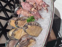 -牛YO寿喜烧·铁板烧和牛火锅自助(市府恒隆店)