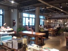 -阅西安新华书店(翠华南路店)