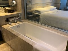 -上海宝华万豪酒店