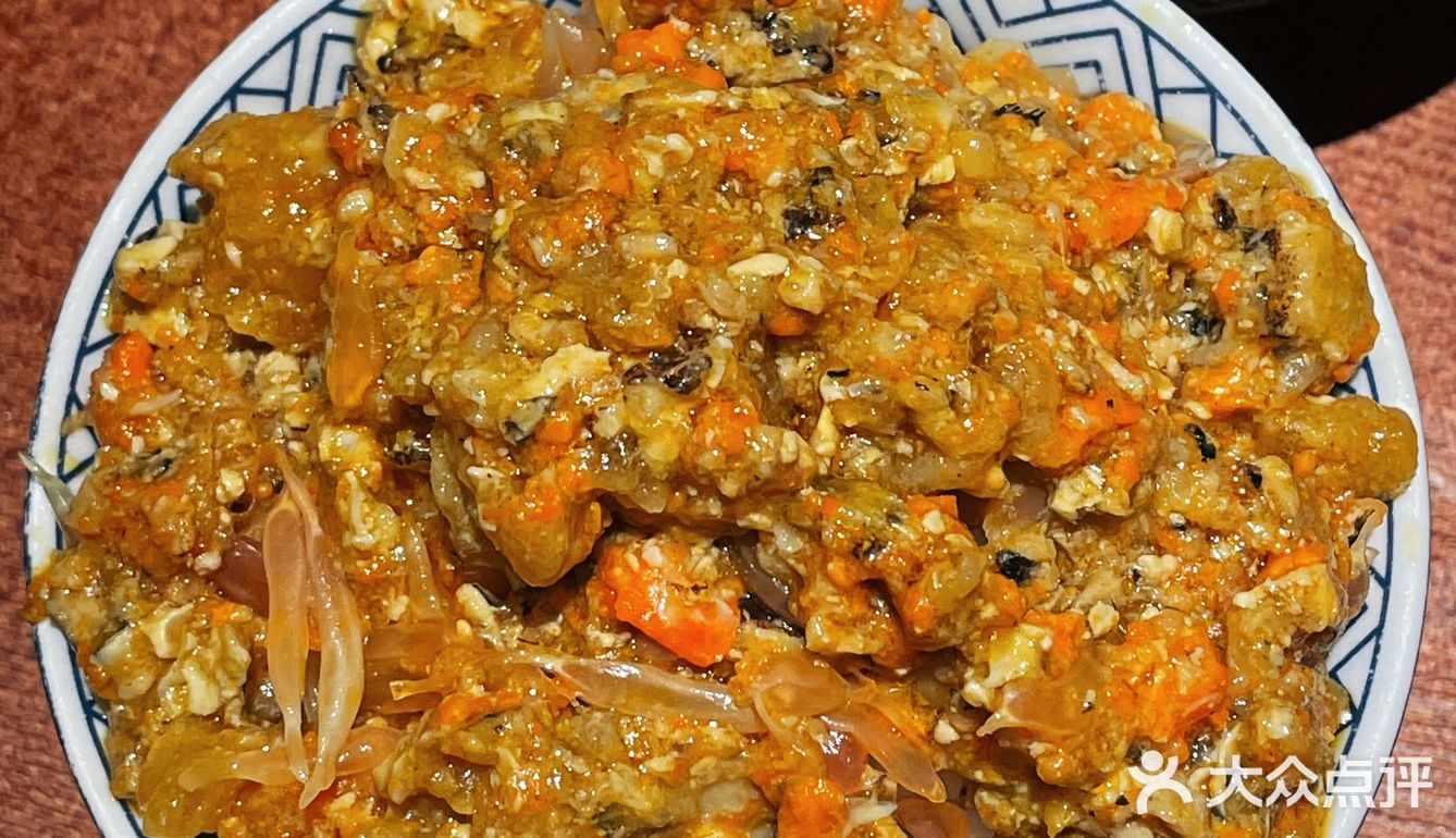 八只苏杭大闸蟹黄做成的秃黄油拌饭