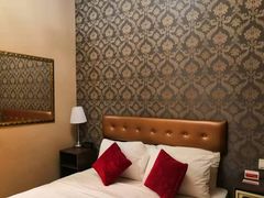 Queen bed room-香港华美达海景酒店