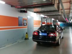 -绿地缤纷城-停车场