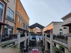 -王府井奥莱临潼小镇(临潼店)