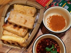 -老滇山寨•云南特色菜•地方菜•民族风情歌舞表演(金碧店)