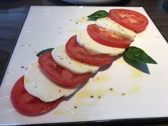 马苏里拉配番茄-FABIO’S费比欧披萨餐厅