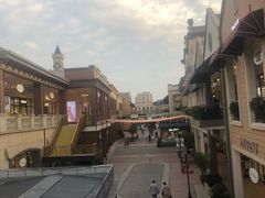 -王府井奥莱临潼小镇(临潼店)