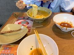 -亮亮面馆(经六路店)