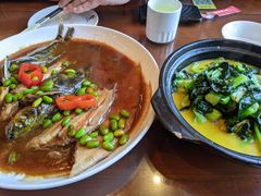 红烧长江杂鱼-鸿运酒楼