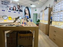 -天空之镜眼镜店蔡司依视路配镜授权零售店(望京颐堤港店)