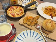 -必胜客(上海华谊新所店)