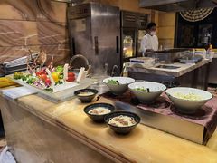 自助取餐区-上海皇廷花园酒店·西餐厅·自助餐