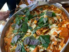 -亲昵春川鸡排(韩国美食街店)