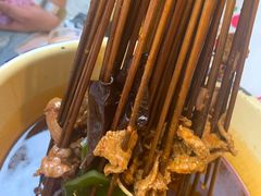 -拈签一笑黄牛肉辣卤串串