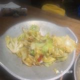以前胜在性价比，现在没有任何优势了，干锅牛蛙又油量又少