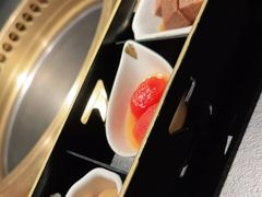 -铭牛烧肉·和牛海鲜自助(高新月牙湖店)