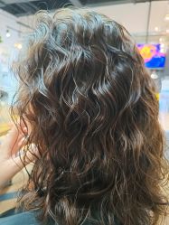 -FRIDAY星期五专业美发沙龙