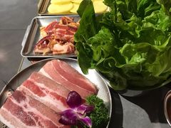 -围炉肉舍•炭烤活鳗•丹东海鲜烤肉(步行街店)