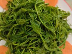 -华龙特色大骨鸡农家菜馆