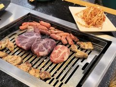 -臻牛烤肉