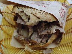 烧饼夹肉-洪峰浩老北京烧饼夹肉(角门路店)