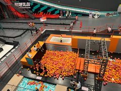 -极限PLAY运动娱乐新世界·团建派对潮玩休闲馆·室内蹦极高空游乐园