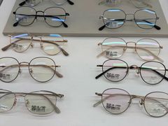 -无奔眼镜·蔡司·依视路授权店(朝阳大悦城店)