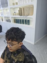 -H·Y HAIR SALON烫发·染发·造型