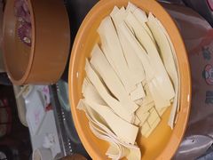 -龍歌自助小火锅(市南金茂湾店)