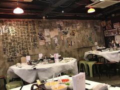 大堂-鲜入围煮花胶鸡海鲜火锅