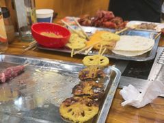 -哈尔滨小酒馆·鲜肉现穿自助烧烤(康新花园店)