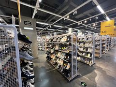 -荟品仓(青浦城市奥莱店)