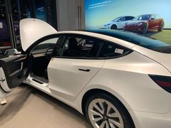 -TESLA 特斯拉(上海太古汇体验店)