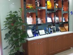 -茂菊口腔连锁(浦东南路店)