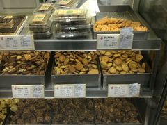 面包甜点陈列柜-老大昌(淮海中路店)