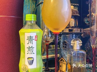 茶饮料里的颜值巅峰，有颜有料的“青煎”