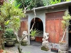 -Pundi Pundi Restaurant