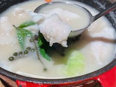 酸汤嫩鱼片-小大董·烤鸭(凤凰汇店)