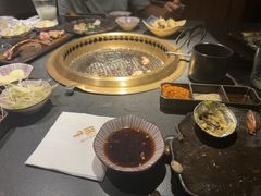 -铭牛烧肉·和牛海鲜自助(高新月牙湖店)