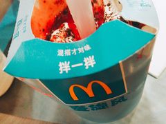 奥利奥草莓麦旋风-麦当劳(世纪汇广场店)